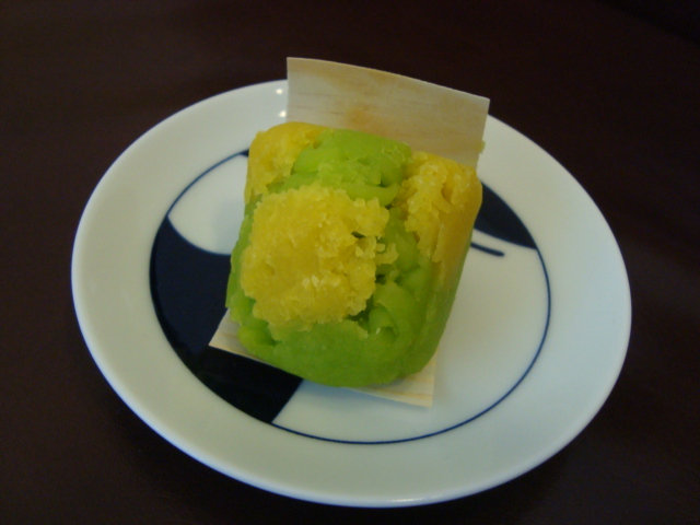 駿河台下「御菓子処 ささま」へ行く。_f0232060_1659376.jpg