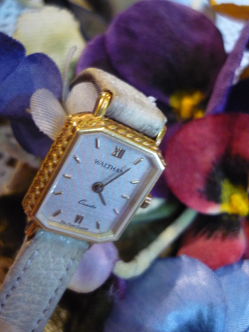 Easterを待つ祈りの日。。。贈り物は小さなantiqueのgoldwatch。。。優しい光の中で　お茶にしましょう♡十_a0053662_14531175.jpg