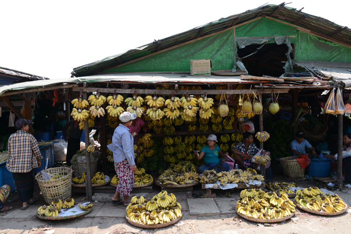 ミャンマー・ヤンゴンの市場写真_e0171573_22124795.jpg