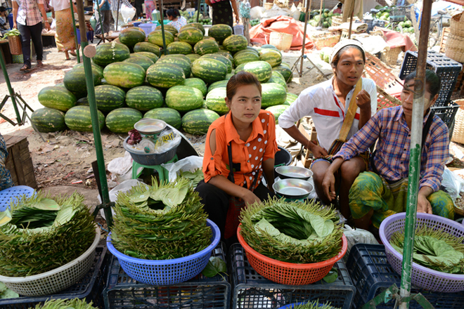 ミャンマー・ヤンゴンの市場写真_e0171573_22134156.jpg