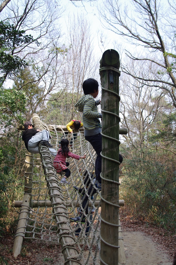 生駒山麓公園のアスレチック_e0139376_17343968.jpg