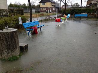 暴風・大雨警報が発令されました_d0261484_22221892.jpg