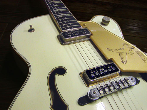 1956 GRETSCH WHITE FALCON : 便所の中の どさんぴん