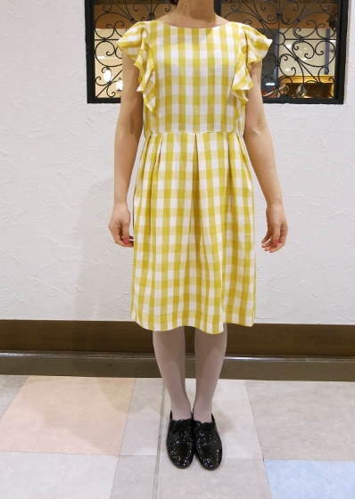 春だから、軽いワンピースで。_c0227633_1853244.jpg