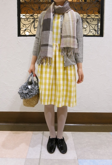 春だから、軽いワンピースで。_c0227633_185361.jpg