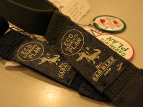 \"TheThreeRobbers BY SAMMLER ECO GARMENTS PLAN GUITAR STRAP\"ってこんなこと。_c0140560_121386.jpg