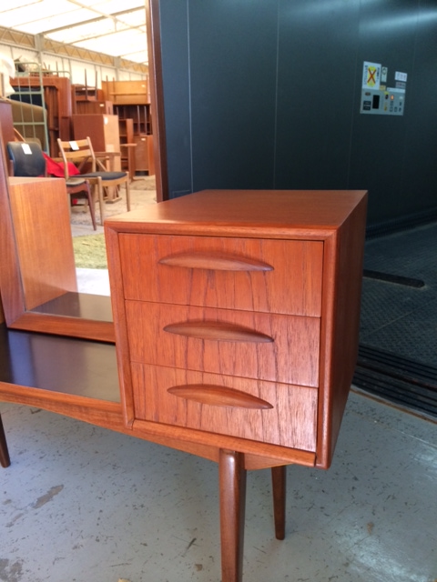 Teak　Beauty table_f0326751_14134958.jpg