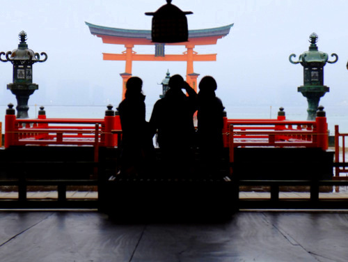 「宮島⇒江津の旅 厳島神社朝詣で&有もと朝ごはん」_a0000029_21232693.jpg