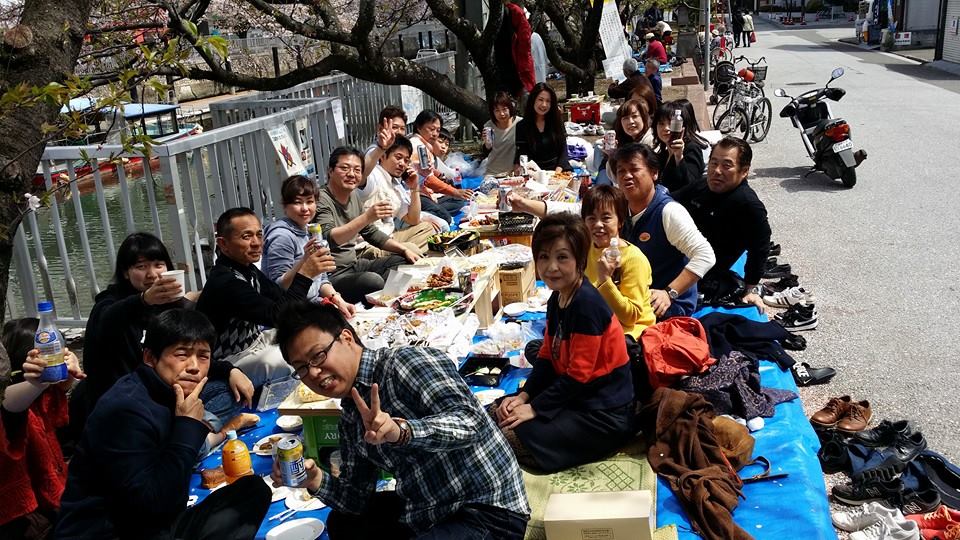 高知の風物詩、メイクハウジング(池田社長)&ついんずの合同花見会!_c0186691_15385359.jpg