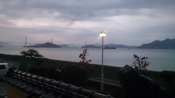 夕方の伊予水軍から見える来島海峡大橋_b0325627_18351590.jpg