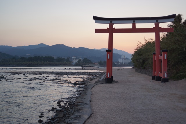 美しい日南海岸と青島神社、日南市青島神社と飫肥城はパワースポット、小京都飫肥町と由緒正しい青島神社_d0181492_01282.jpg