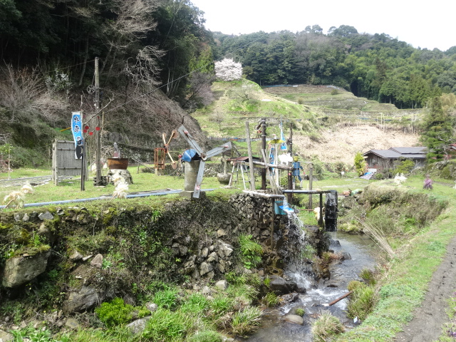 面白からくり水車_c0306845_14235099.jpg