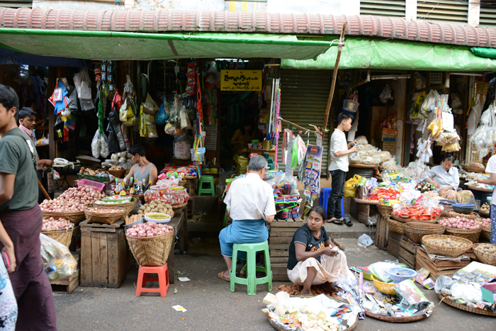 ミャンマー写真（ヤンゴン中央駅そば市場）_e0171573_10481857.jpg