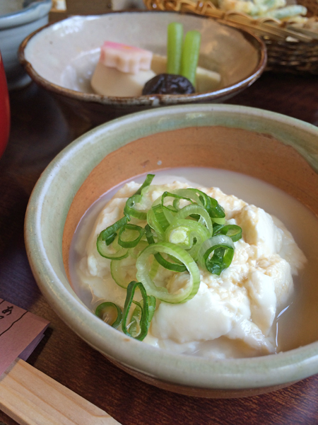 京都 南禅寺「順正」さんの湯豆腐_c0103827_2234405.jpg