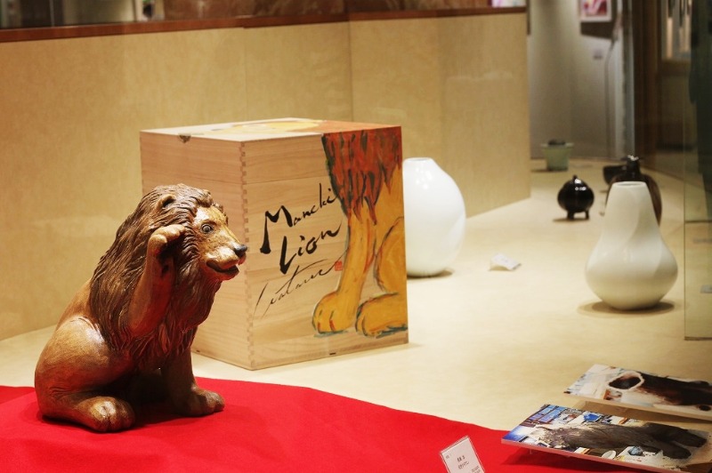 日本橋三越のライオン展開催中の様子_b0135432_22362019.jpg