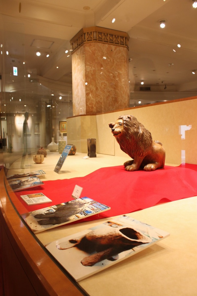 日本橋三越のライオン展開催中の様子_b0135432_22435274.jpg