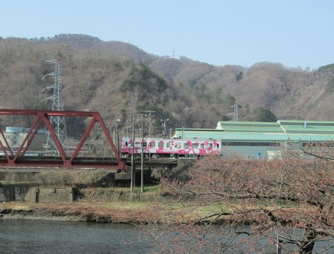 春色の汽車ってどんな汽車 幸せのデザイン 鈴鹿市の宮崎建築事務所です