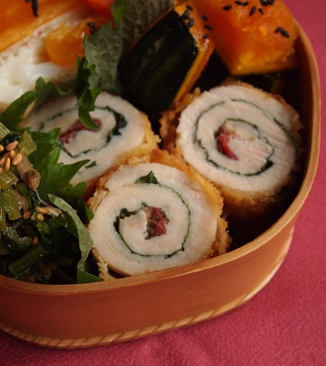 鶏ささみ青じそ梅肉ロールフライのお弁当_c0306839_74835.jpg