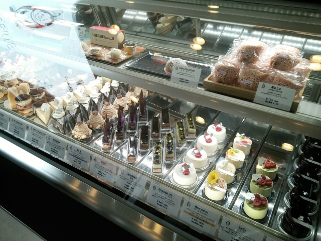 PATISSERIE OFUKU（パティスリー オフク）（金沢市広坂）_b0322744_21061452.jpg