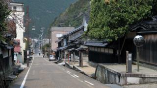 途中町内で林野火災発生の放送が......風も強かったし..._b0194185_2230984.jpg