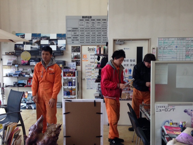 キンブロ!!ランクル アルファード ハマー_b0127002_194437.jpg