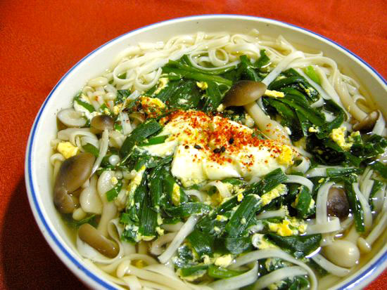 ニラ玉うどん ゴハンオヤツサンポ ニラ玉うどん ゴハンオヤツサンポ