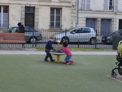 フランスの教育 その2―子供たちの学校でのたくさんのアクティビティ_e0123104_1314348.jpg