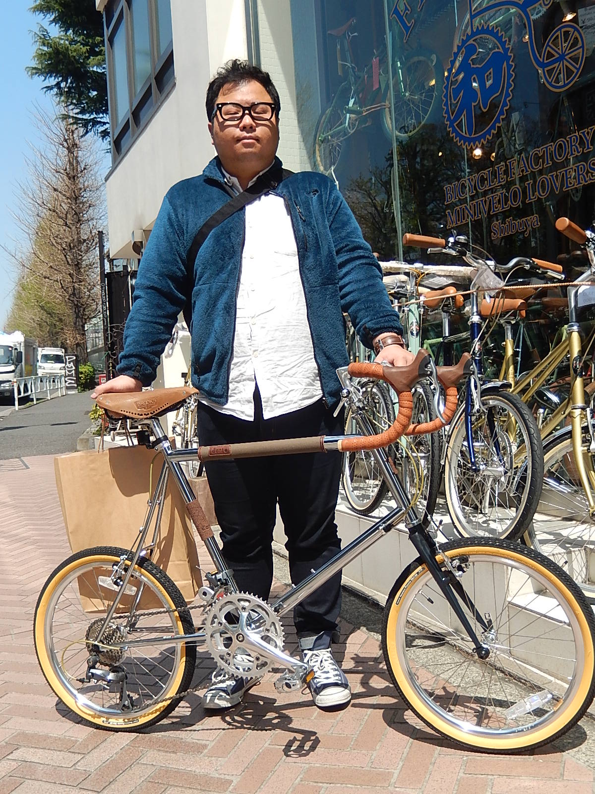 4月12日 渋谷 原宿 の自転車屋 FLAME bike前です!_e0188759_1120721.jpg