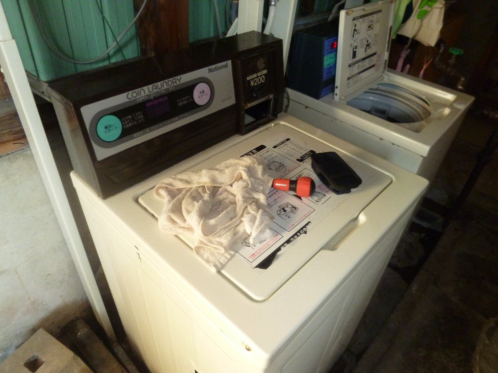 コイン洗濯機修理する！_e0065084_2065553.jpg