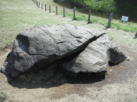 近頃密かに話題の 亀石 旅の音色 花のしずくとつれづれに 近頃密かに話題の 亀石 旅の音色 花のしずくとつれづれに
