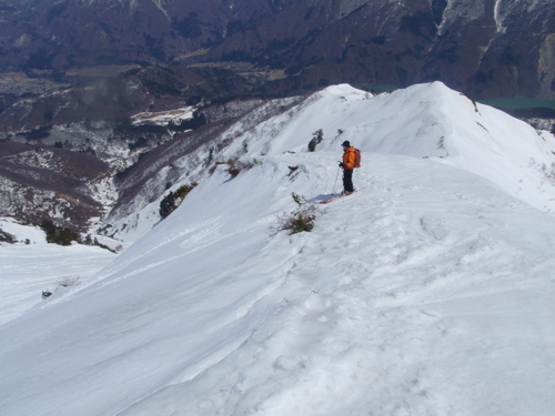 野谷荘司山（白谷左股）春山スキー_c0223019_22171368.jpg