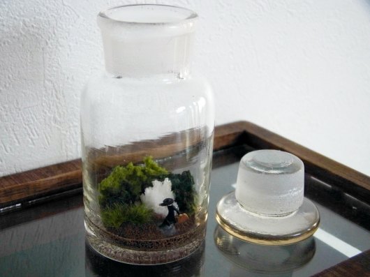 鉱物ジオラマ瓶(試薬瓶)「旅の宣教師」・(フラスコ型)「ミセスジョンソン」_f0280238_17321508.jpg