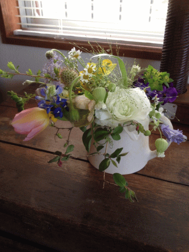 平井かずみサンWS 陶芸家の器に 春の花の しつらえを 学ぶ会 其の二 ③ 終了致しました_a0251920_223579.gif