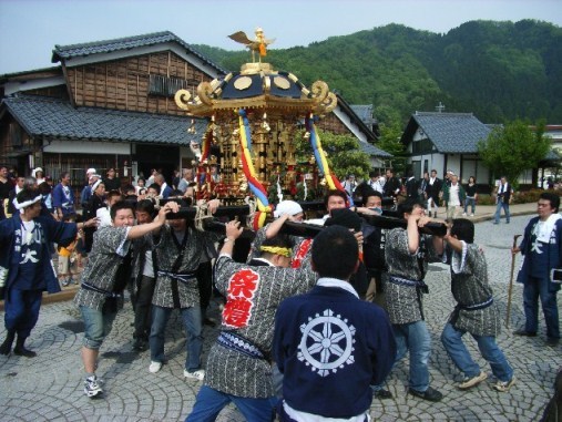 ゴールデンウイークお出かけ情報☆神と紙のまつり_e0061225_16193770.jpg