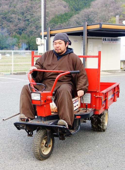 岡山へダンプでお買い物　　三輪運搬車_b0135432_17242098.jpg