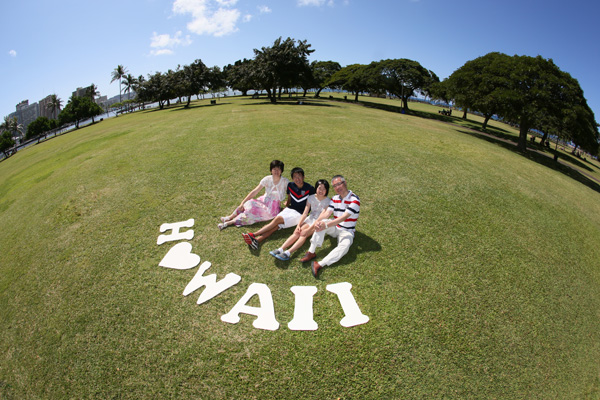 Family photo at Magic Island_c0218179_9183710.jpg