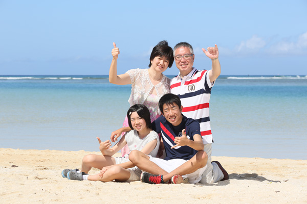 Family photo at Magic Island_c0218179_9214591.jpg