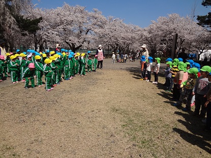 お散歩へ_c0212598_16311768.jpg