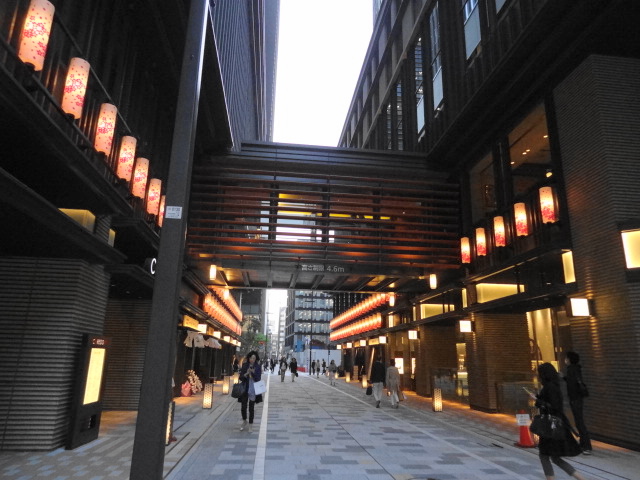 「コレド室町」を見てステーキを食いワインを飲み老化の弊を痛感_e0016828_11584231.jpg