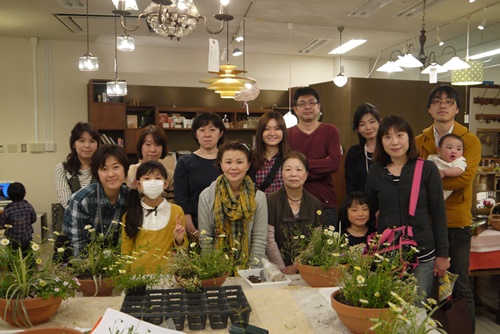 春の寄せ植え教室@シャルドネ南港店_a0233896_11455478.jpg