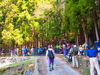 初めての尼厳山トレッキング。_f0320754_9444989.jpg