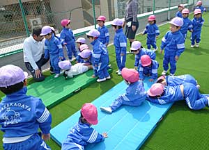 はじめての体育遊び☆☆_e0325335_9274272.jpg