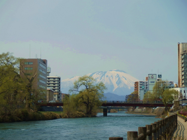 今日の岩手山_f0031978_1851371.jpg