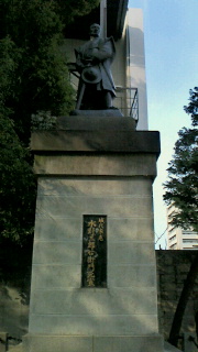 ぼっち花見 ~霞城公園・豊烈神社&香澄稲荷神社参拝・両所の宮参拝~_f0168392_18124700.jpg