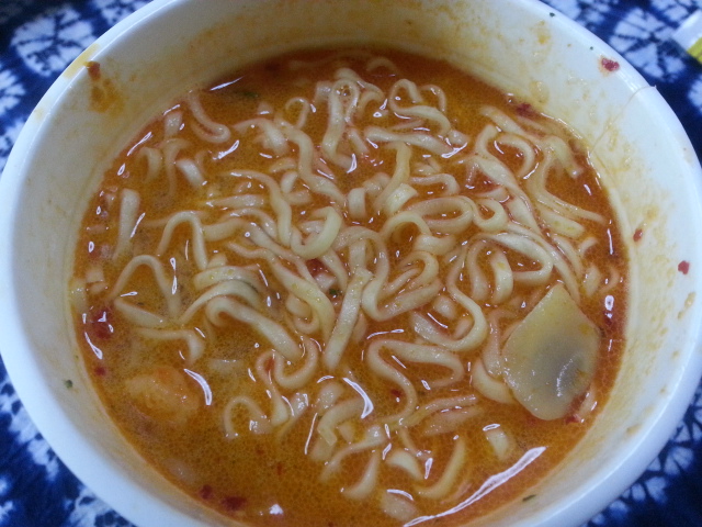 日清 CUPNOODLES トムヤムクンヌードル_b0042308_8455372.jpg