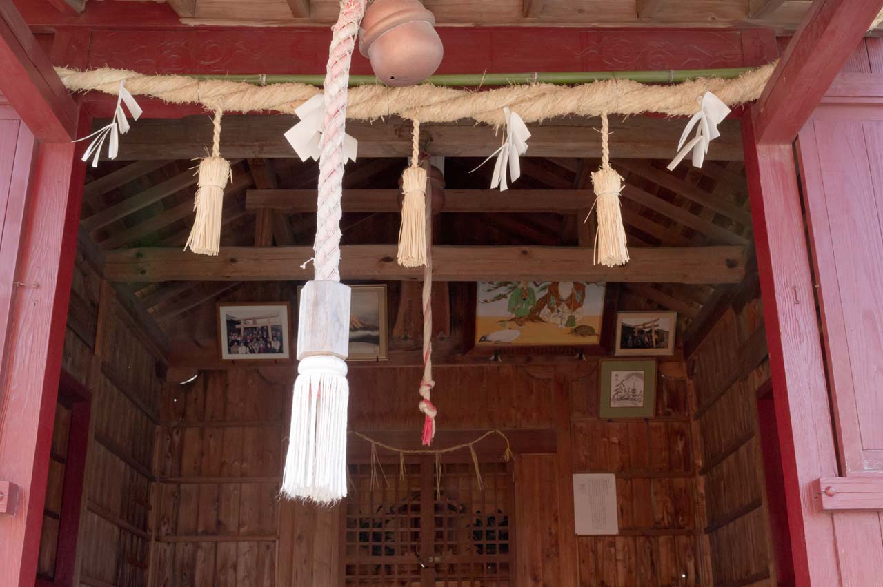 飛来神社　福岡県福岡市西区飯氏_b0023047_02545595.jpg