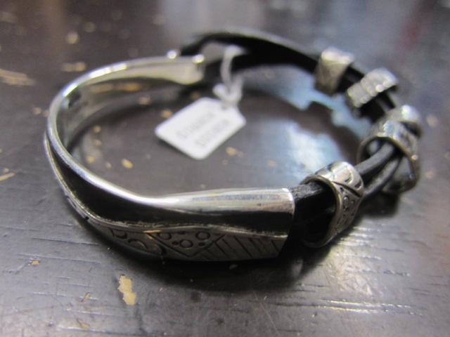 Michael Roanhorse  etc..　TOP ARTIST モノ　SILVER BANGLE！★！_d0152280_14292219.jpg