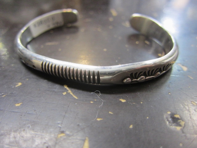 Michael Roanhorse etc.. TOP ARTIST モノ SILVER BANGLE!★!_d0152280_14384428.jpg