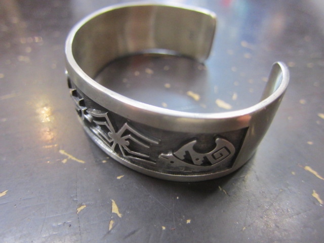 Michael Roanhorse etc.. TOP ARTIST モノ SILVER BANGLE!★!_d0152280_14424483.jpg