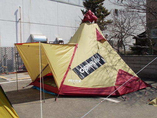 小川キャンパルのテントを展示しています_d0198793_12132370.jpg
